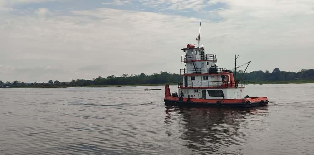 Embarcación de DA COSTA en operación fluvial